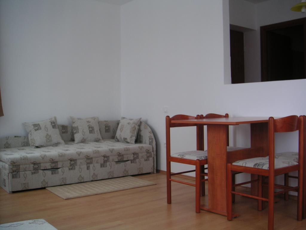 Lantos Apartmanhaz Appartement Zamárdi Buitenkant foto